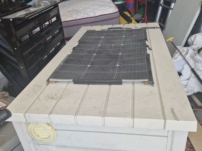 BOAT DOCK!!! Custom Built Portable Solar Power Station - 2000W Inverter, Charge Controller & Battery Monitor