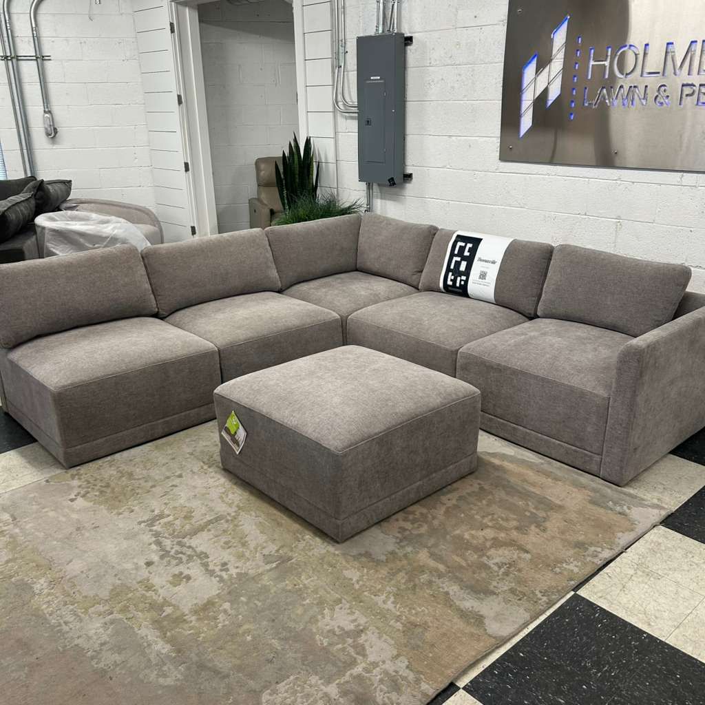LIKE NEW!! COSTCO THOMASVILLE FALLON MODULAR 6-PIECE W/ OTTOMAN!!