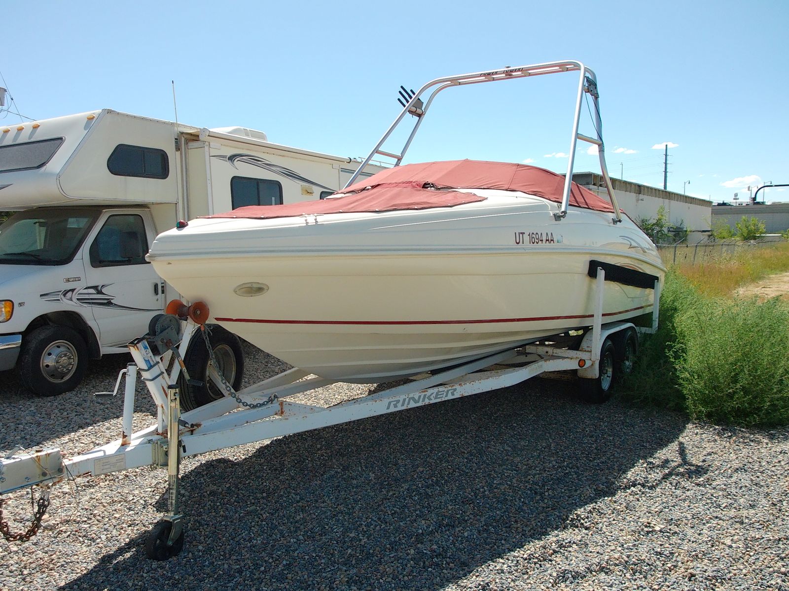 2001 Rinker Captiva 232BR
