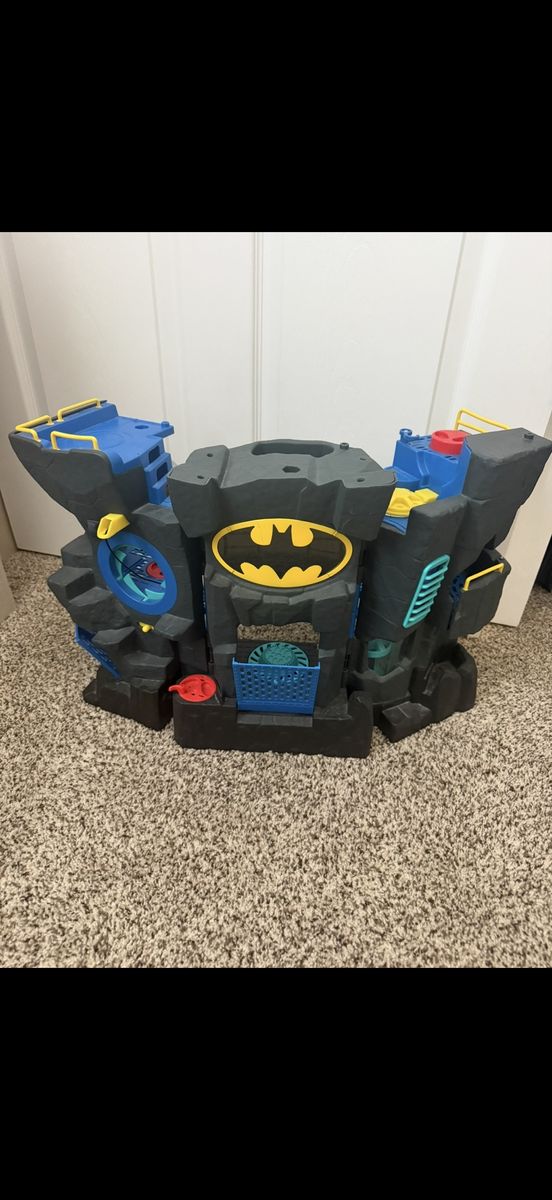 Fisher-Price Imaginext DC Super Friends Batman Batcave Playset