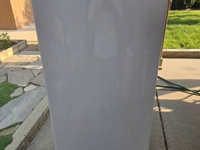 Thomson TFRF690 6.5 cu ft Upright Freezer - White, Excellent Condition