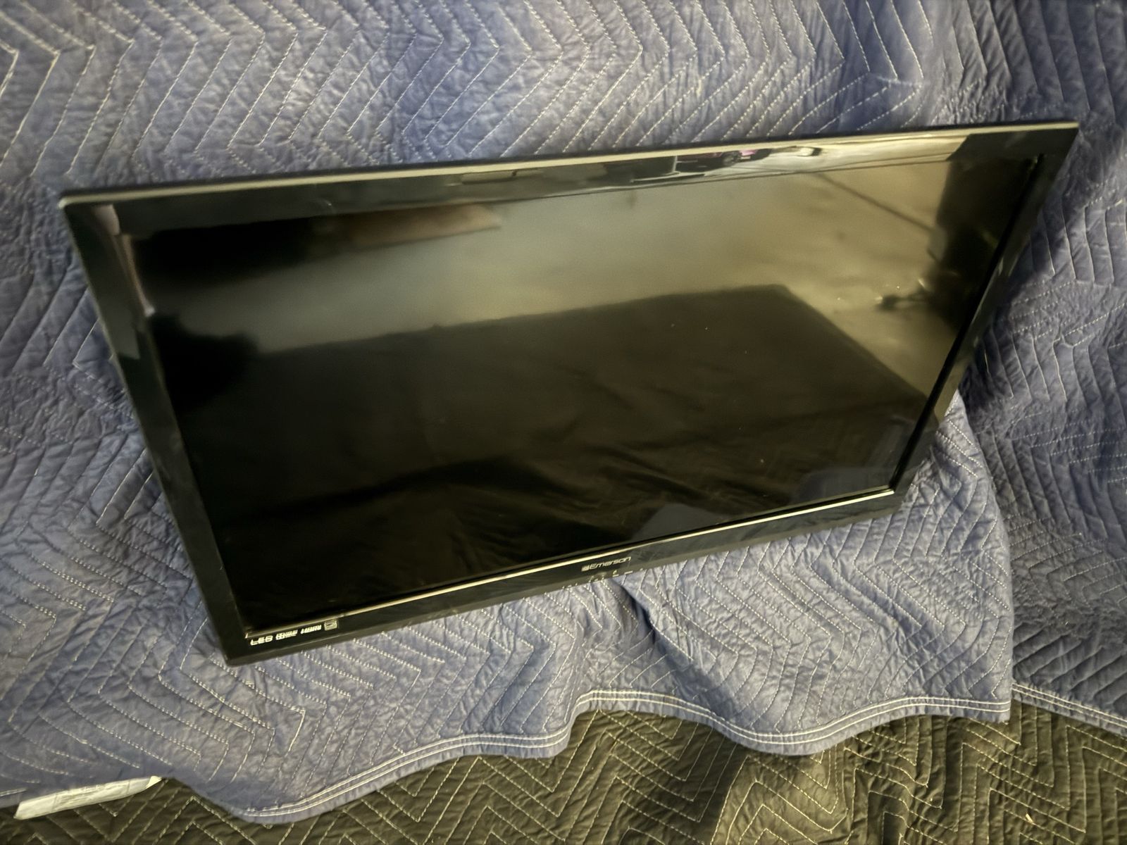 Emerson LF320EM4A is a 32-inch 720p HD LED LCD television