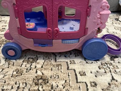 Fisher Price Little People Princess Carriage