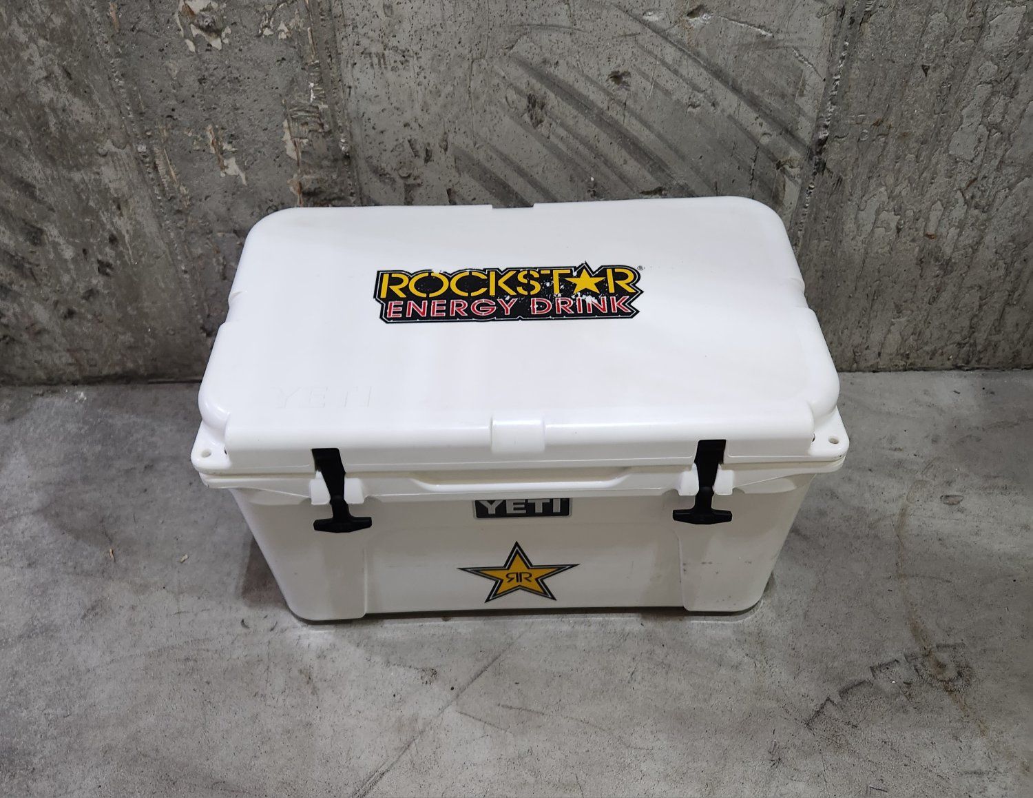 YETI TUNDRA 45 Cooler Rockstar Edition Rock Star