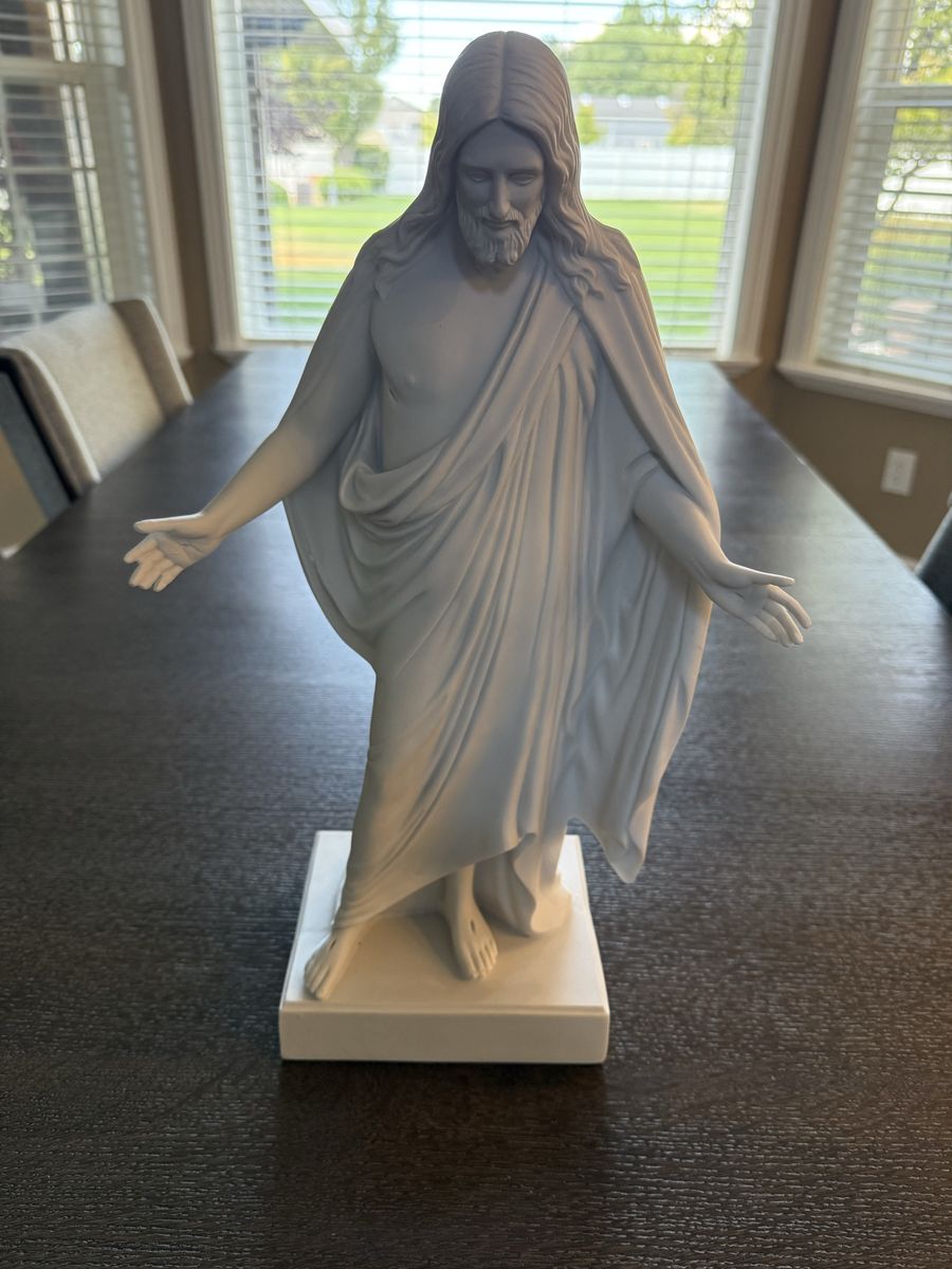 18” marble Christus statue