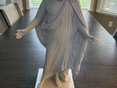 18” marble Christus statue