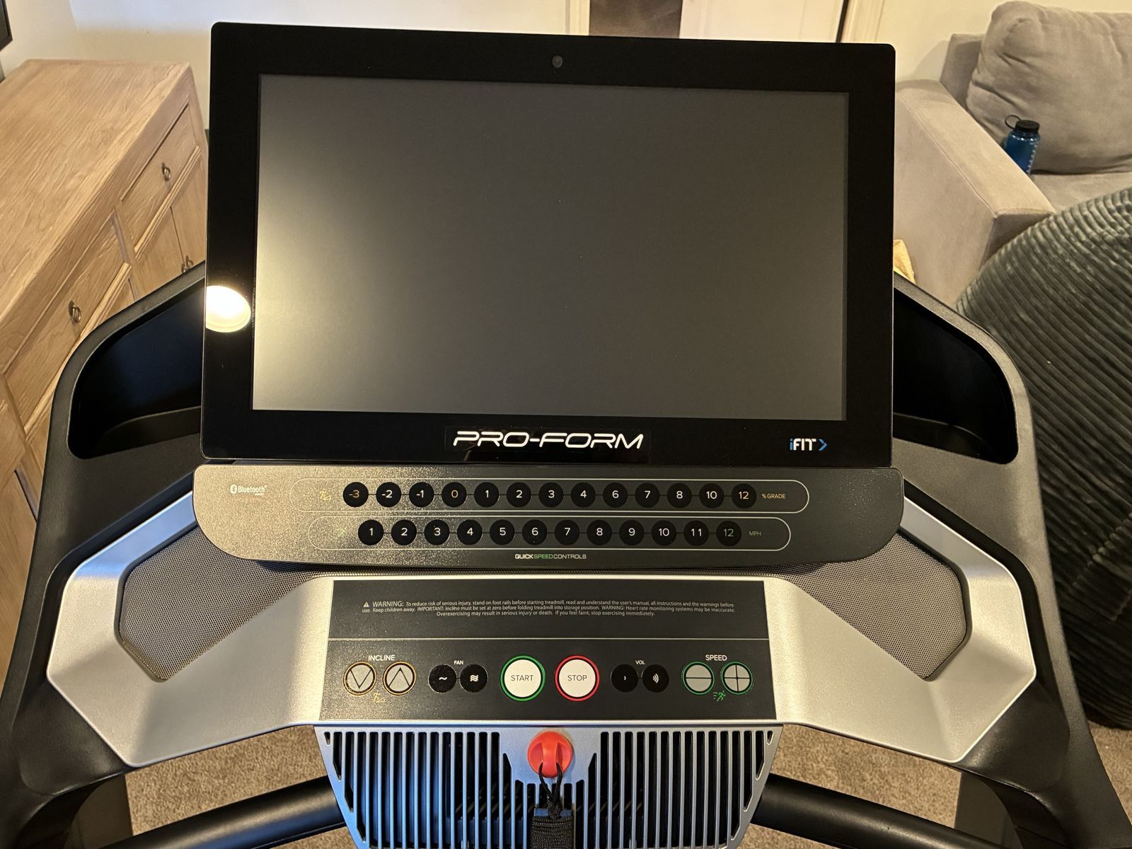 Proform Pro9000 commercial treadmill 22” screen