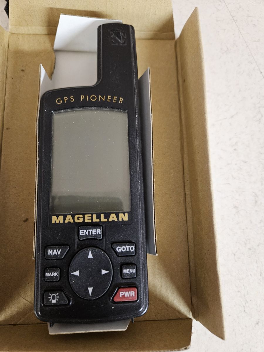Magellan GPS Pioneer Handheld Satellite Navigator(Taylorsville) 50
