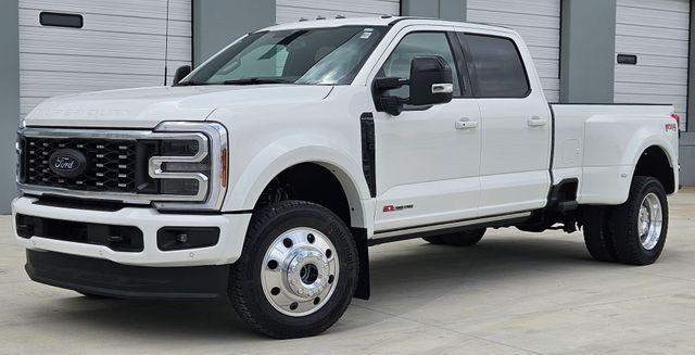 2026 Ford F-450 Super Duty Platinum