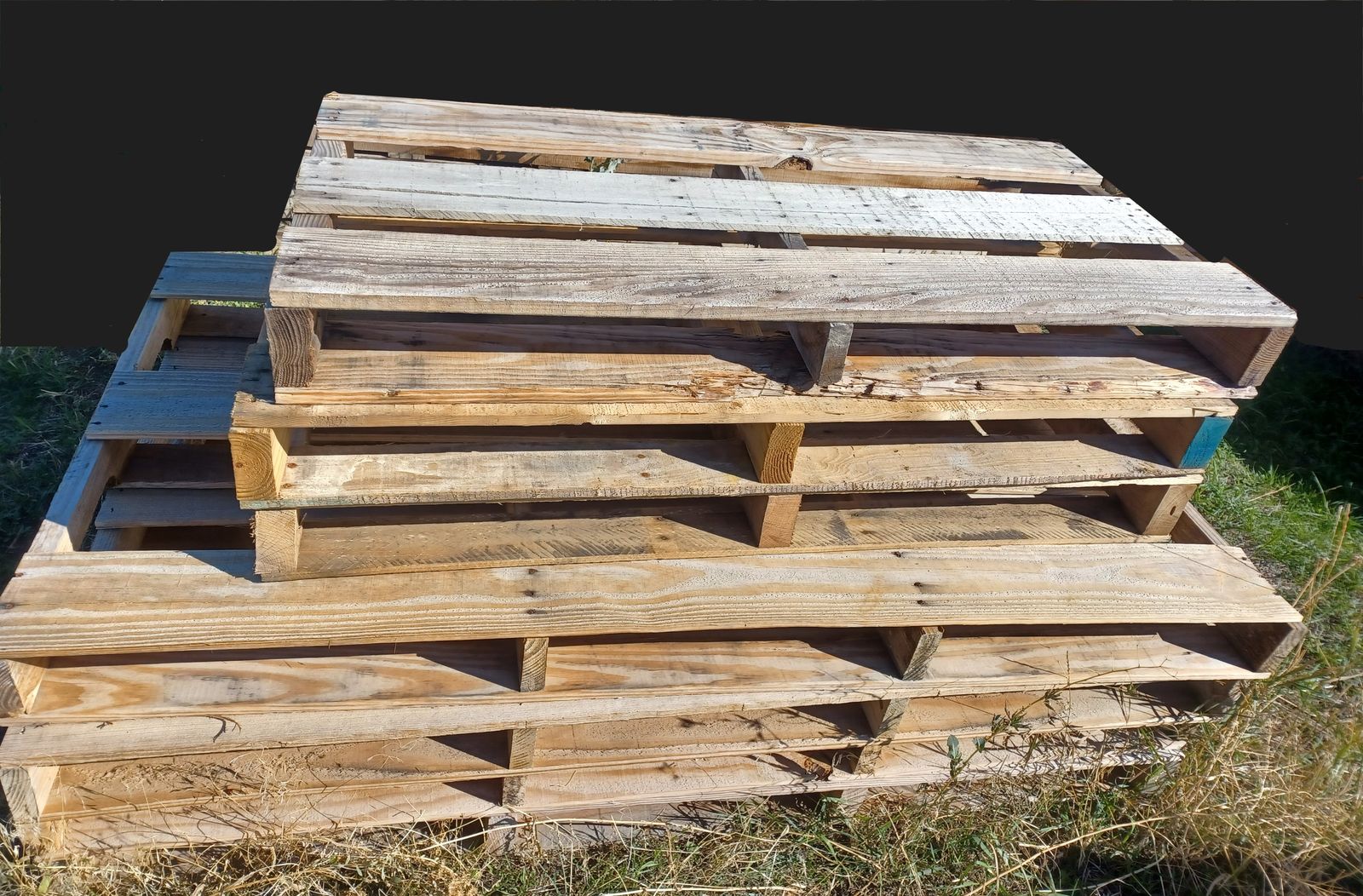 Spring Sale!  Lumber - Wood Pallets with Vertical/Lengthwise Slats – Buy 5 Get 1 Free!
