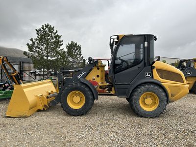 USED 2018 JOHN DEERE 304L LOADER