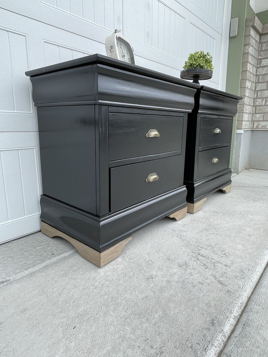 Modern black nightstands