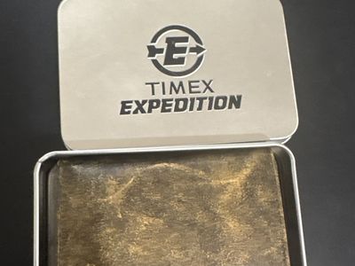 Timex Expedition Trifold Wallet - Distressed Leather Style