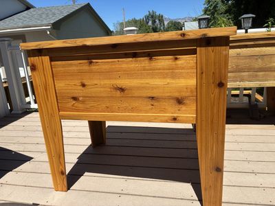 Elevated cedar planter box