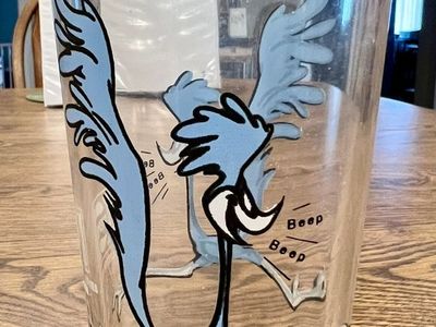 Vintage 1973 Pepsi Collector Series Road Runner Warner Bros. 16-ounce Glass #(2)