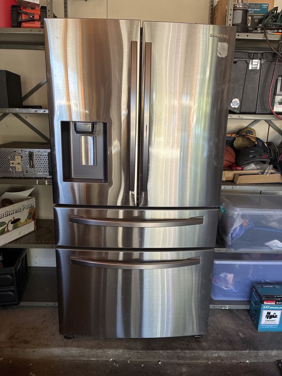 Samsung French Door Refrigerator Stainless Steel with Water Dispenser