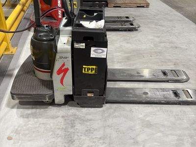 2016 Nissan Pallet Rider Forklift