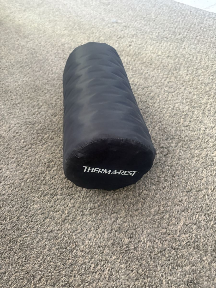 Therm-a-Rest BaseCamp Self-Inflating Sleeping Pad - Black, Regular (20x72 in)