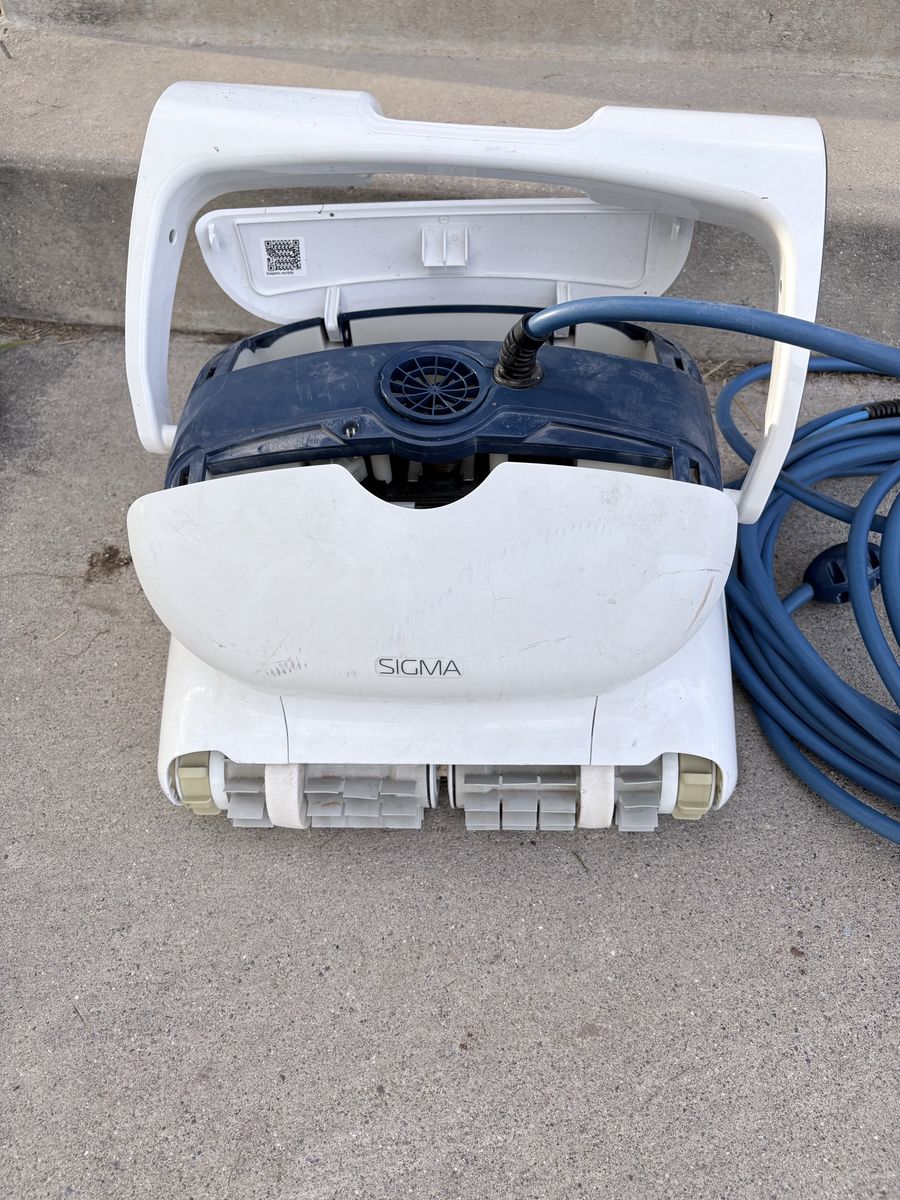 Dolphin Sigma Robotic Pool Cleaner with Power Supply