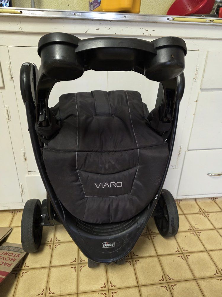 Chicco Viaro Black Stroller - Compact, Lightweight Travel System Compatible
