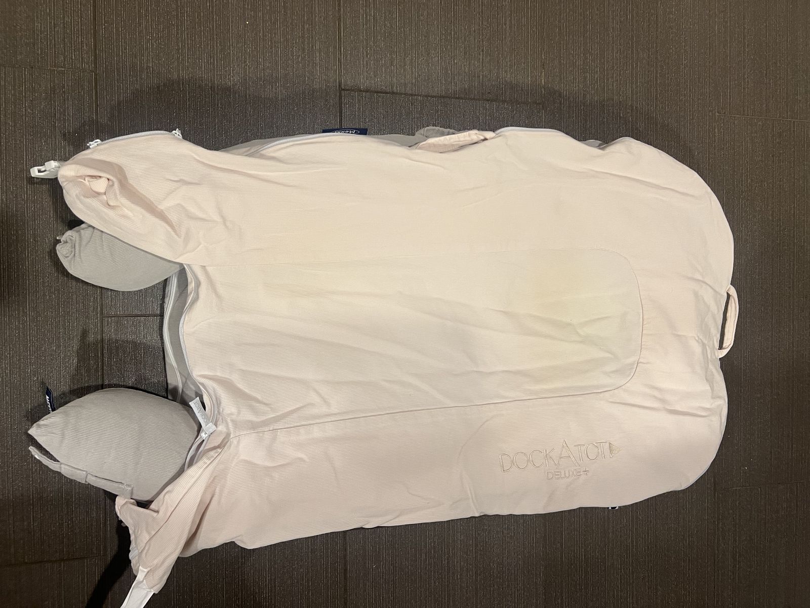 Dock A Tot Deluxe+ With 2 Covers