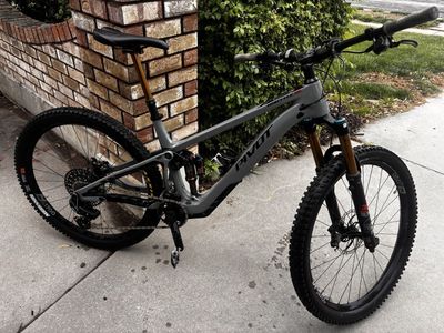 2023 Pivot Shuttle SL - Large