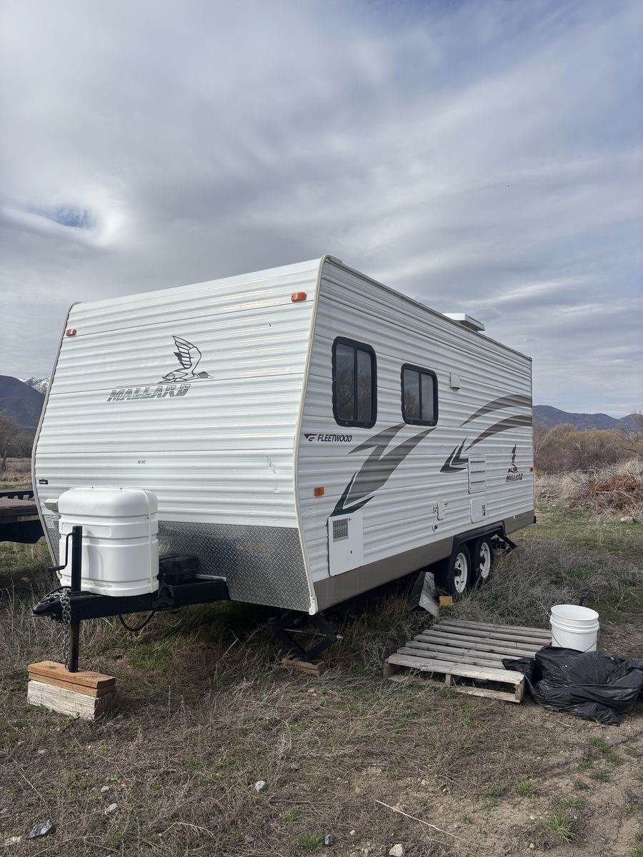 2006 Fleetwood Mallard 180CK 22ft Travel Trailer