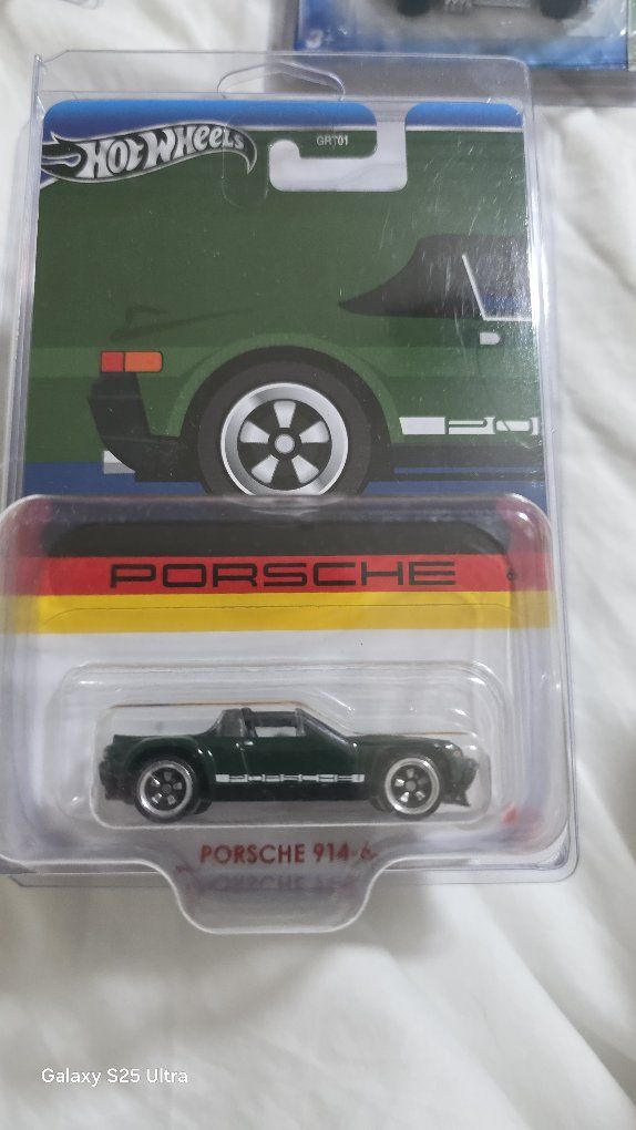 Hot Wheels Porsche 914-6 GRT01 Dark Green chase Car with protector.