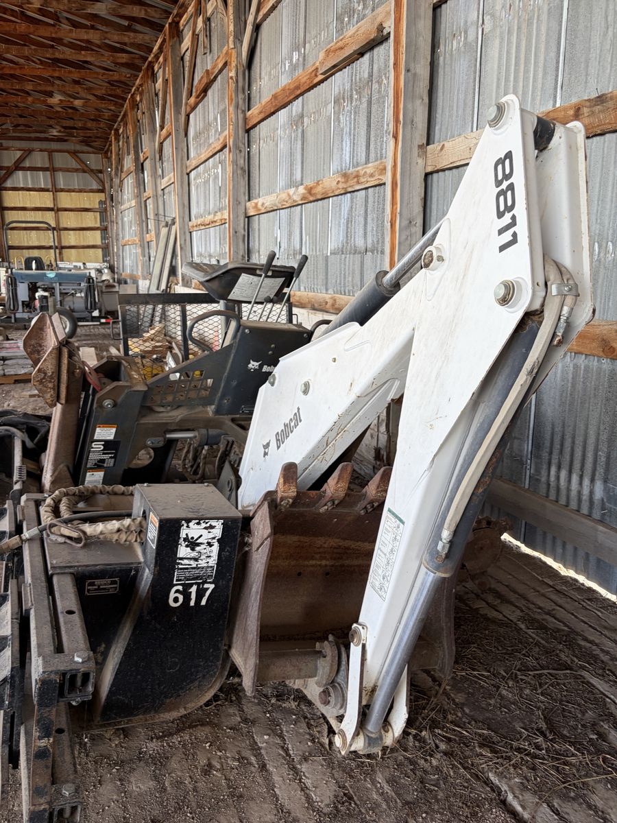Bobcat backhoe attachment
