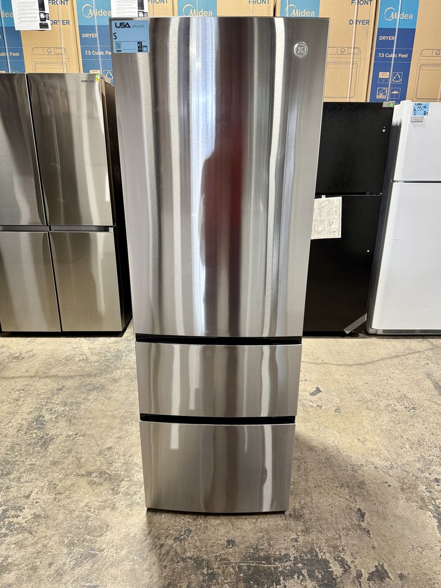 NEW GE 24 INCH COUNTER DEPTH BOTTOM FREEZER REFRIGERATOR