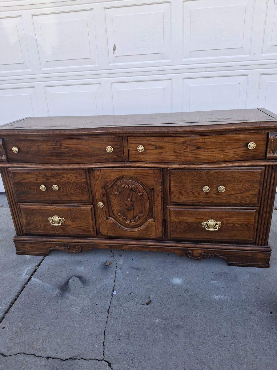 all wood 8 drawers dresser/junjun