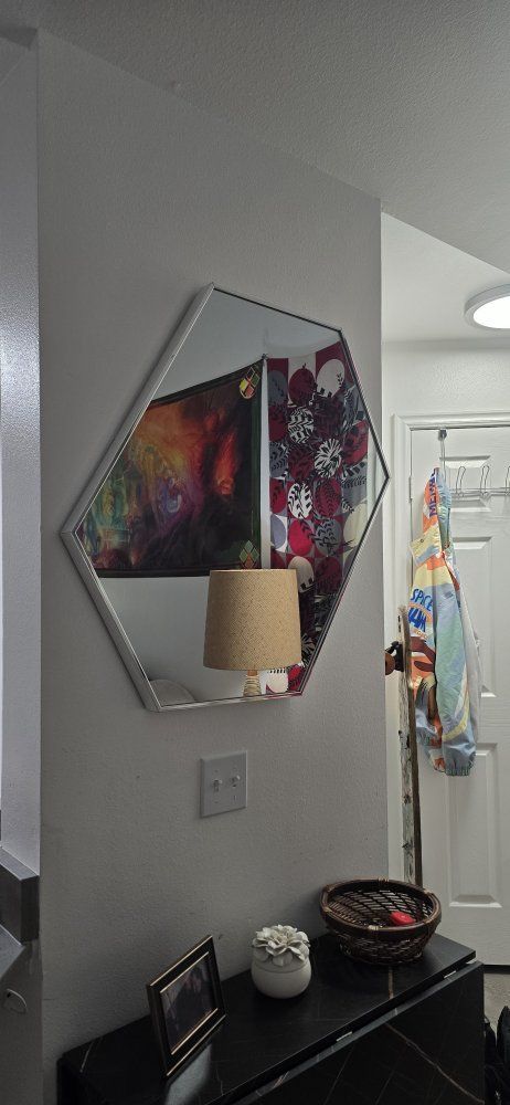 Geometric Hexagon Wall Mirror - Modern Decorative Accent Piece