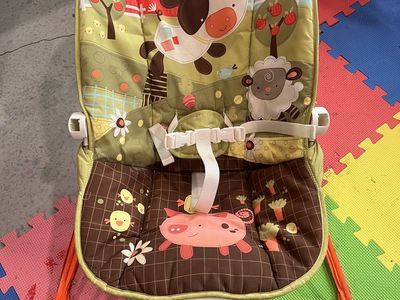 Fisher-Price Calming Vibrations Baby Bouncer Seat - Farm Animals Theme