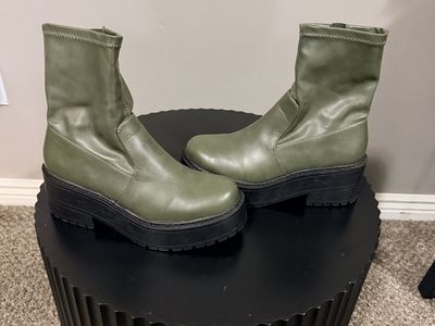 Women’s boots