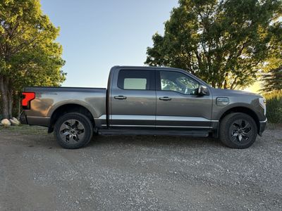 2023 Ford F-150 Lightning Lariat
