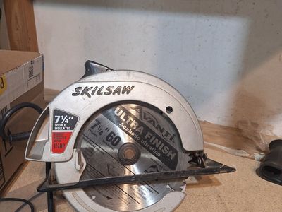 Skilsaw 71/4 " blade.