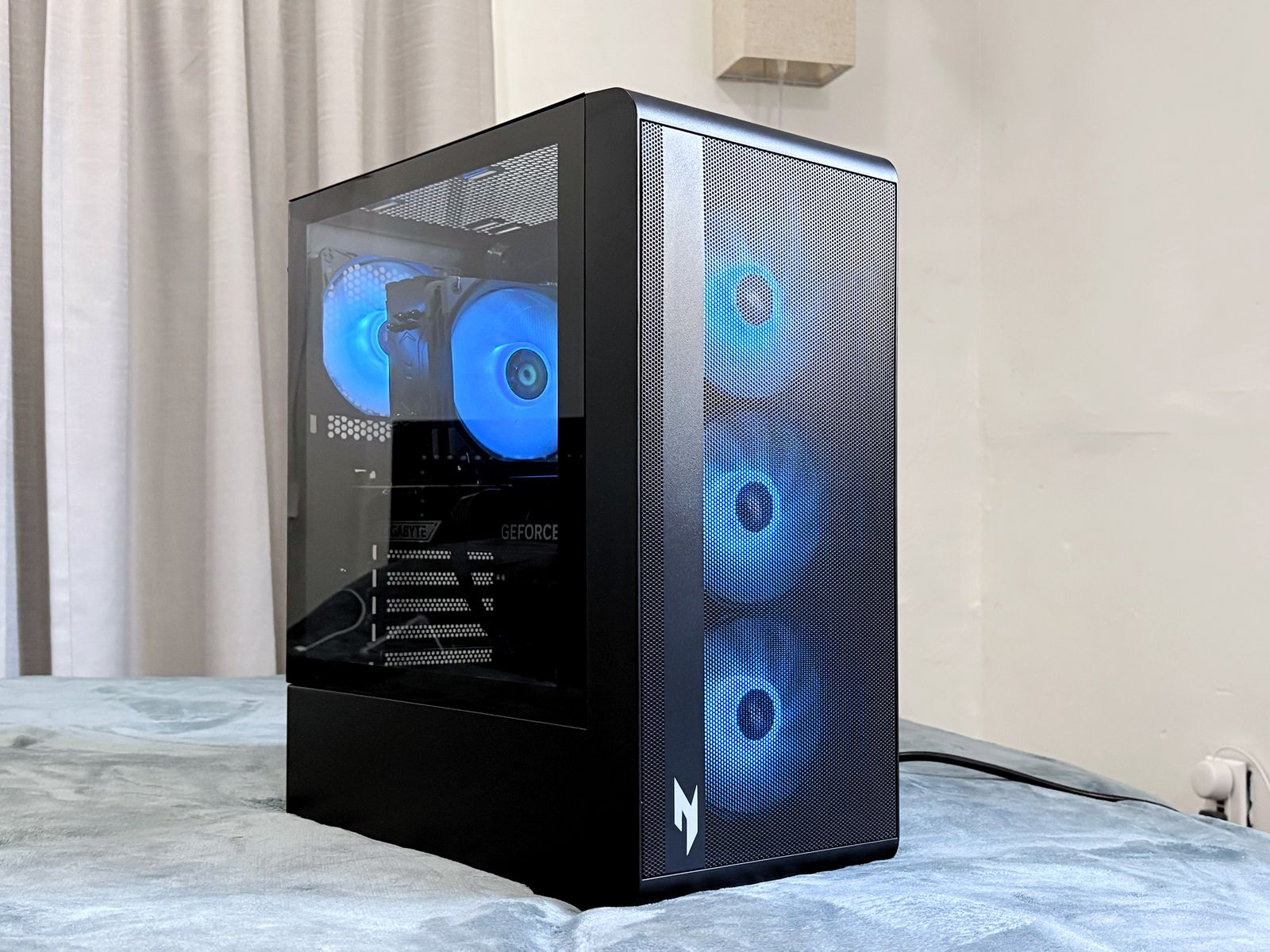High-End Gaming PC [Intel Core i7-14700F, NVIDIA RTX 5070 Ti, 32GB DDR5 RAM, 2TB NVMe SSD]