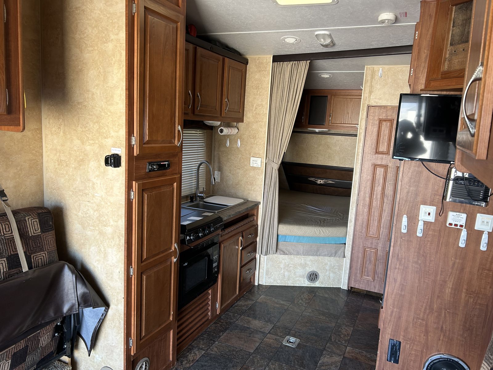 Main image 26