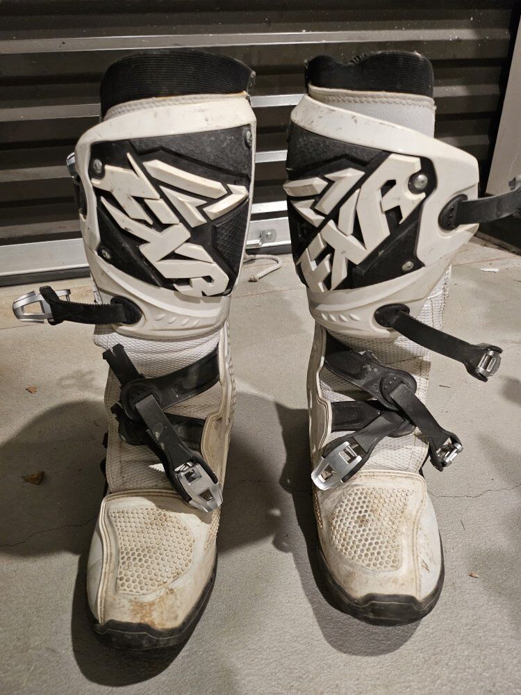 Helmet  xxl and boots size 10