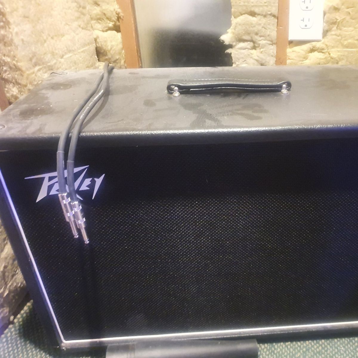 Peavey invective 2x12 cabinet