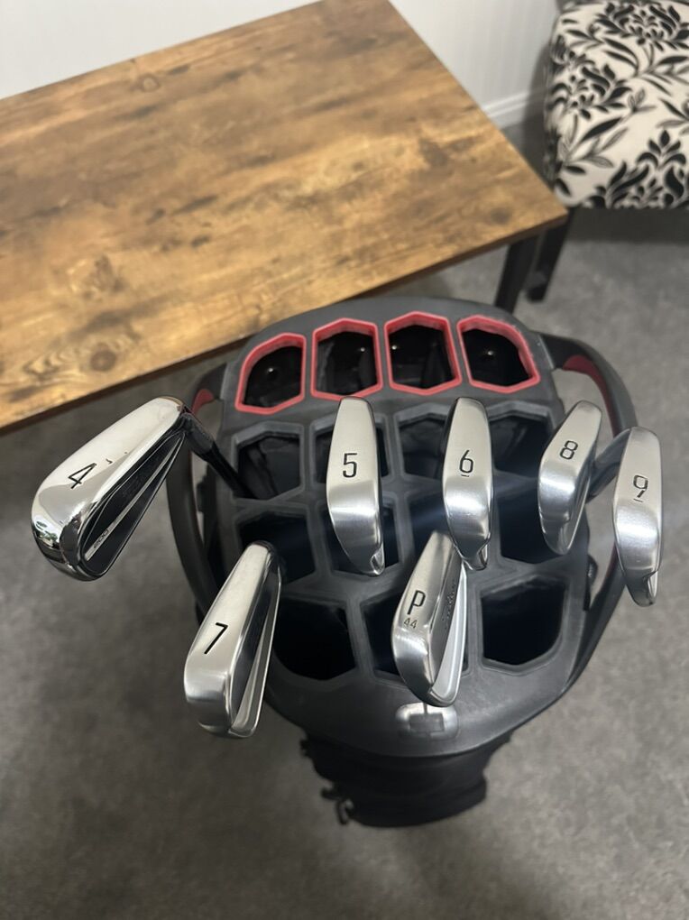 Titleist T150 - p-4 And Ogio Cart Bag