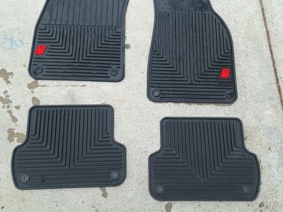 Audi A4/ Q5 Rubber floor mats