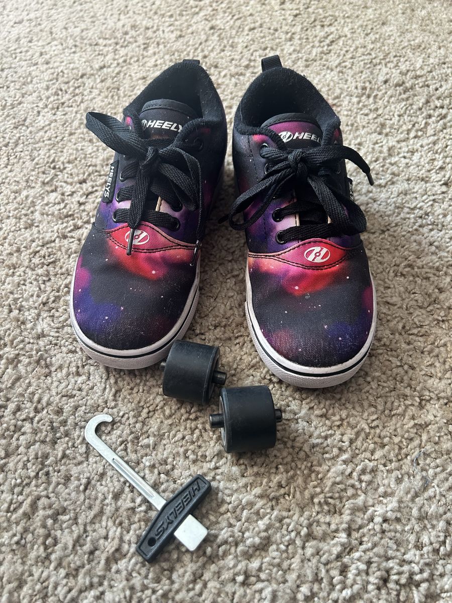 Kids Galaxy Heelys size 3