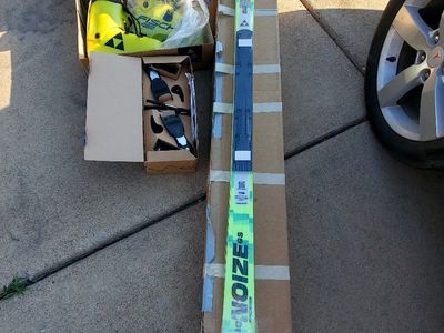 Brand New in box Fischer Skis Set
Original packaging