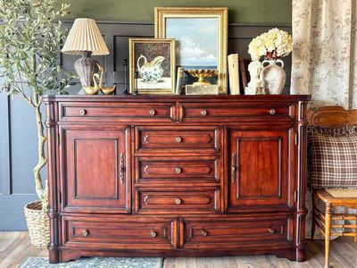 *FREE DELIVERY* Beautiful Large Hooker Furniture Credenza/Dresser