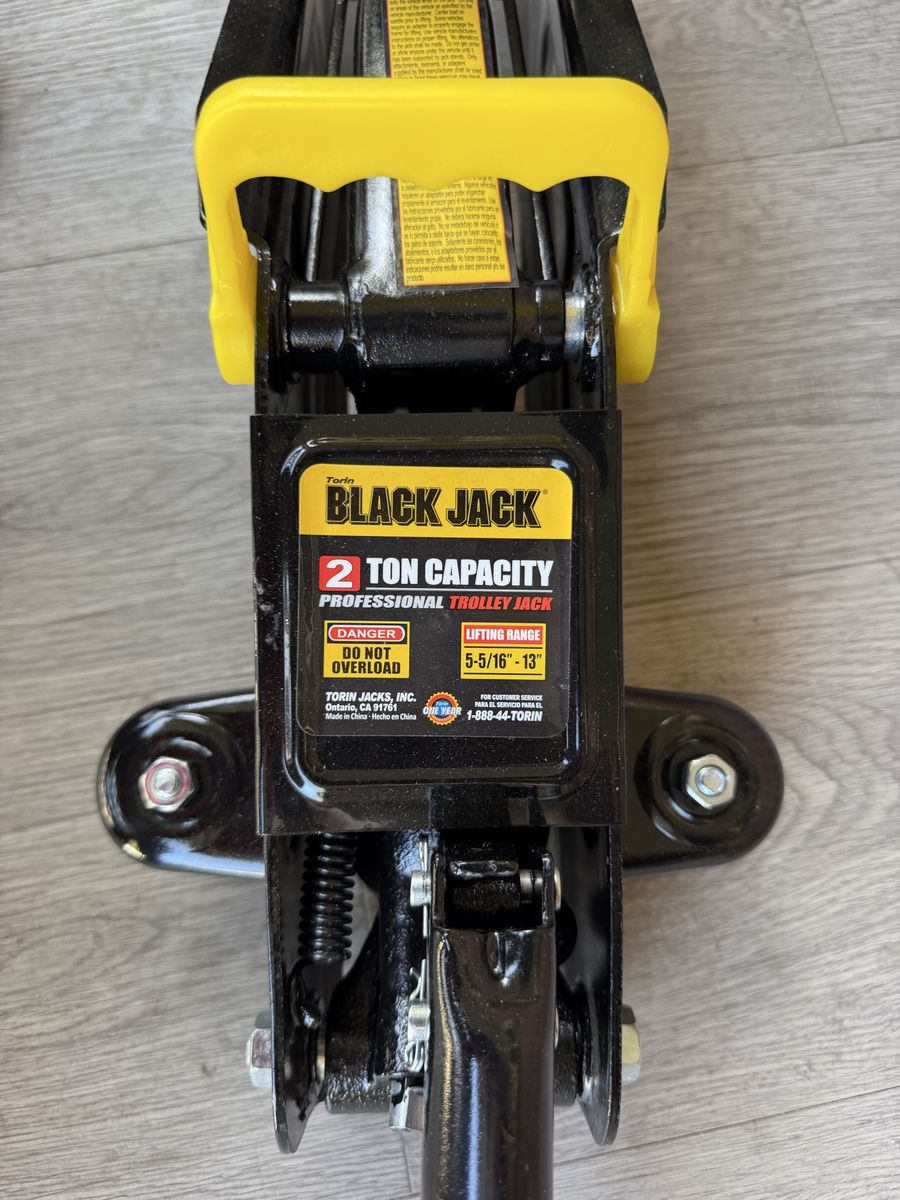 Brand New 2 Ton Black jack