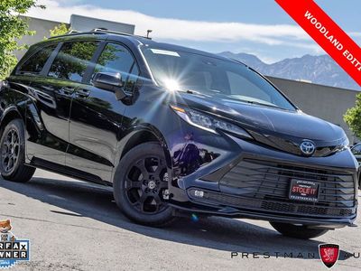 2025 Toyota Sienna Woodland Edition