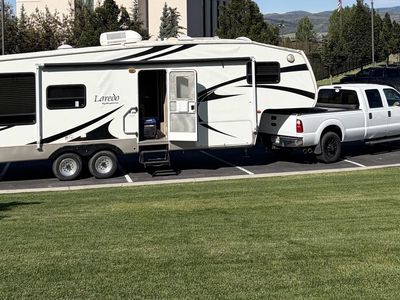 2005 Laredo 5th Wheel 29RL