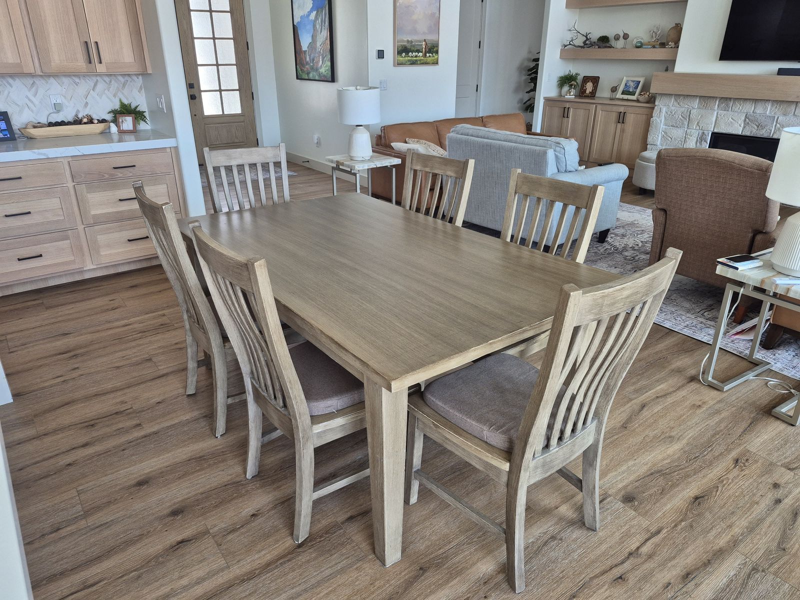 Oak Dinning Table and Chairs
