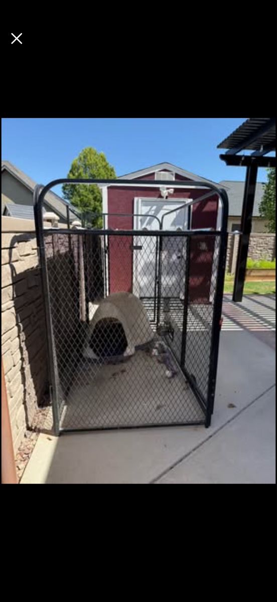 K9Kennels Large 4x8 Dog Kennel w/ Igloo, Swivel Bowl System & Corrugated Metal Roof